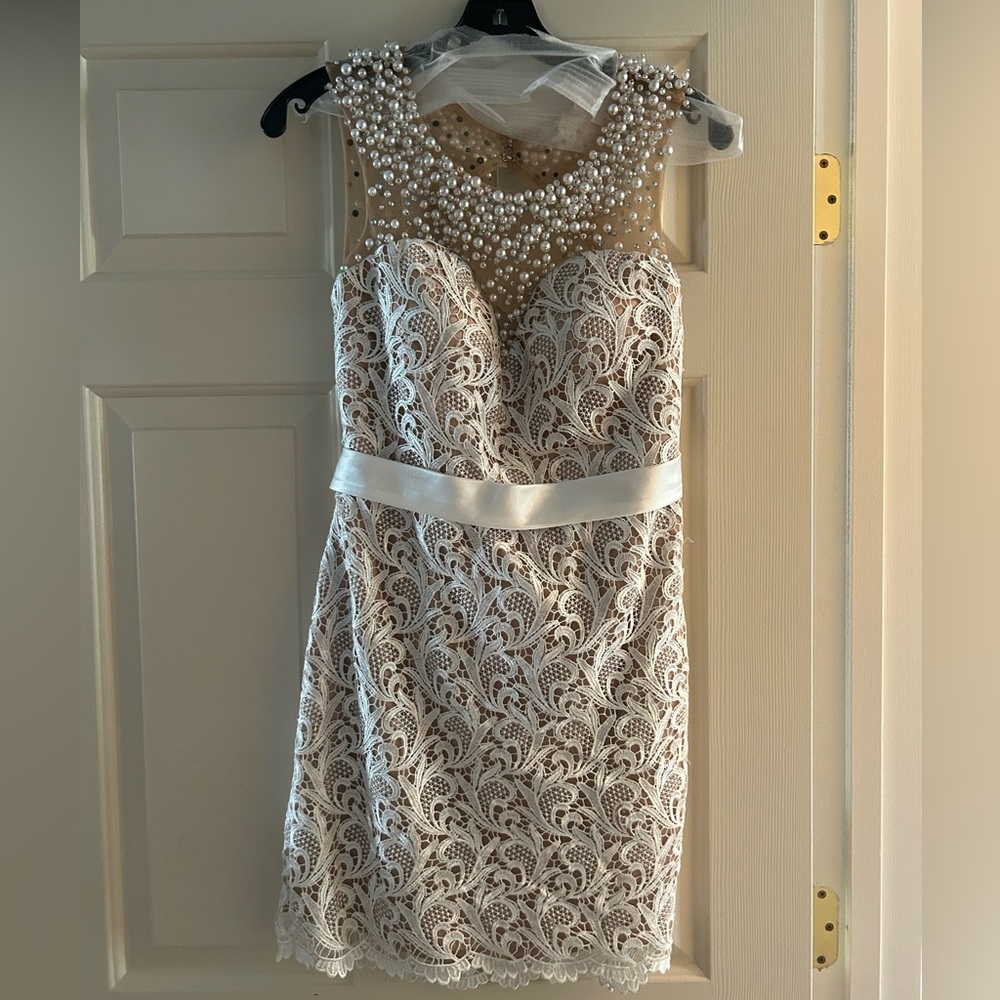 Prom Girl Dave & Johnny Ivory Dress with open back. Size 7/8